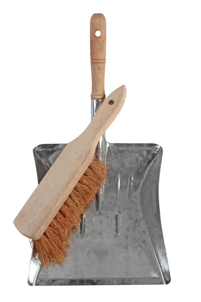Dustpan and brush - Country - Wood &amp; Metal